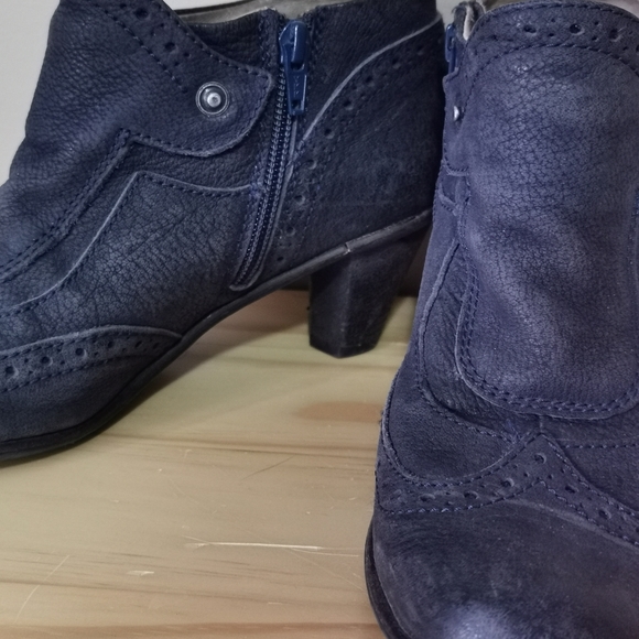 Dkode Navy Ankle Booties size 7 - Picture 3 of 10